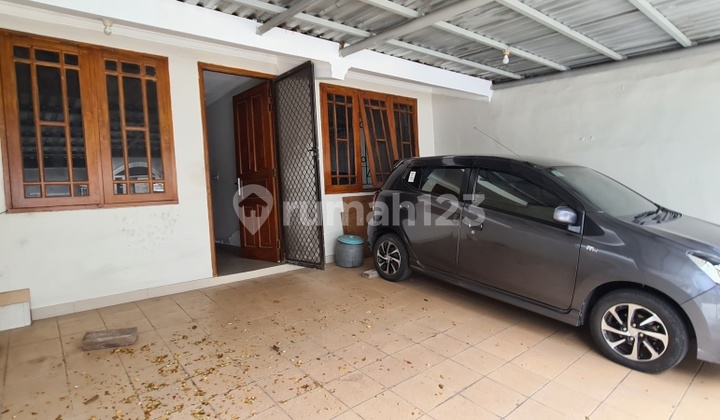 Rumah Di Kelapa Hibrida Rumah Tinggi Dari Jalan