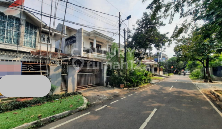 Rumah Hitung Tanah di Kayu Putih Row Jalan Luas 2