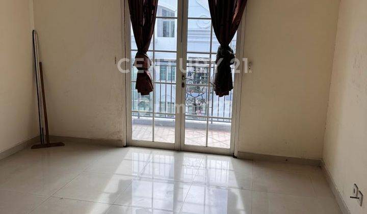 ruang tamu good deal apartment gading resort