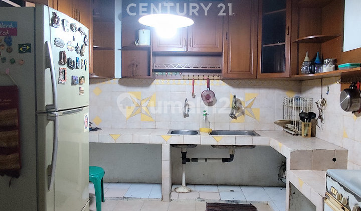 For Rent, Move-in Ready House in Strategic Location Kelapa Gading 2