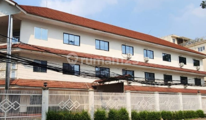 BANGUNAN GEDUNG 3 LANTAI  DI  MENTENG COCOK UNTUK  BISNIS