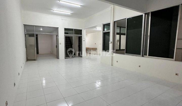 Disewakan Ruko Strategis Di Kebayoran Baru Jakarta selatan 1