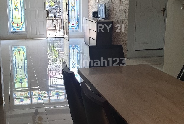 Rumah 2 Lt Di Gading Kirana Hadap Utara 