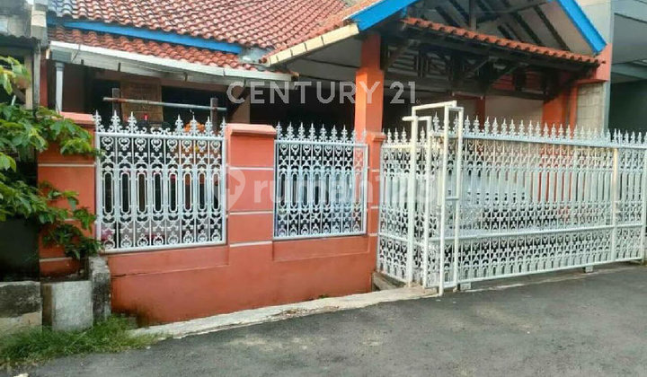 Rumah Dalam Komplek Bea Cukai Kelapa Gading