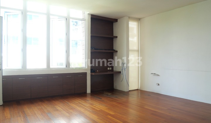 Rumah 4 Lantai Springhill Golf Residence Kemayoran 2