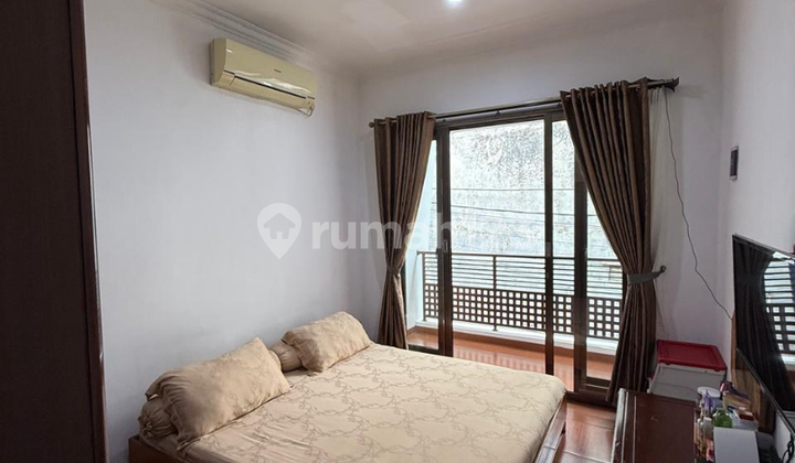 Modern Minimalist 2-Story House in Gandaria Selatan, Cilandak 2