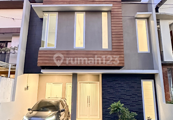 Beautiful Townhouse Jagakarsa 1