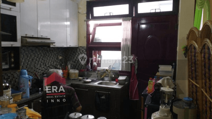 Dijual murah rumah hook nyaman terawat strategis perumahan Bumi Sariwangi 2