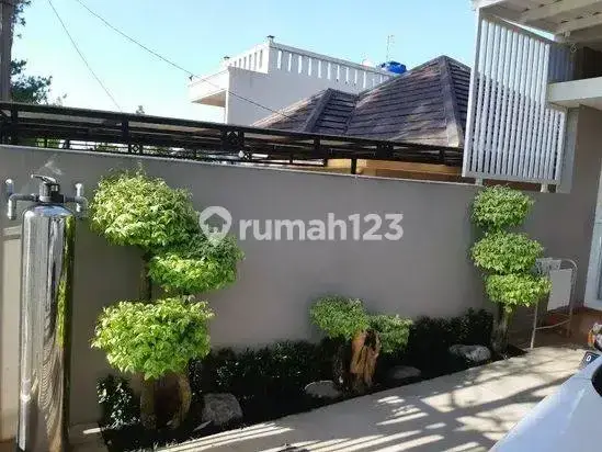 Dijual Rumah Full Furnished Komplek Katumiri Cihanjuang Luas Bangunan 120 Luas Tanah 100 Kamar Tidur 3 Kamar Mandi 2 Lantai 2 Fasilitas SHM Carport 1Mobil Listrik 1300watt Air Artesis Siap Huni, Lingkungan Aman Dan Nyaman, Air Bersih, Segar Dan Subur Khas 2