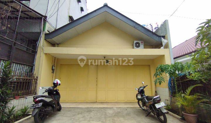 Rumah terawat siap huni di mainroad jalan kopo Immanuel 1