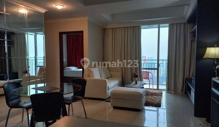 Disewakan apartemen di Kuningan 2+1 kamar tidur  2