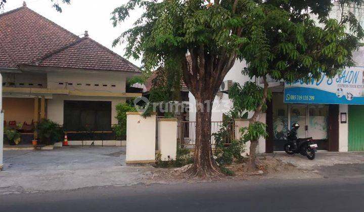 Tanah SHM 1.883 m² Berserta Rumah di Sondakan, Solo 2