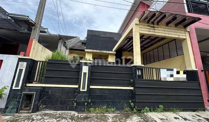 Rumah  Murah Luas 120 m² di Bukit Golf