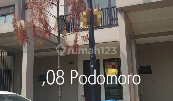 Rumah SHM Luas 100 m Strategis di Podomoro golf view 