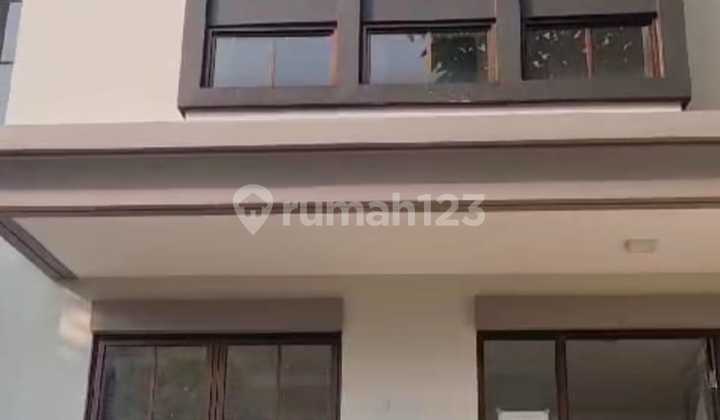 Rumah SHM Baru 2 Lantai di Citraland Cibubur Rumah SHM Baru 2 Lantai di Citraland Cibubur