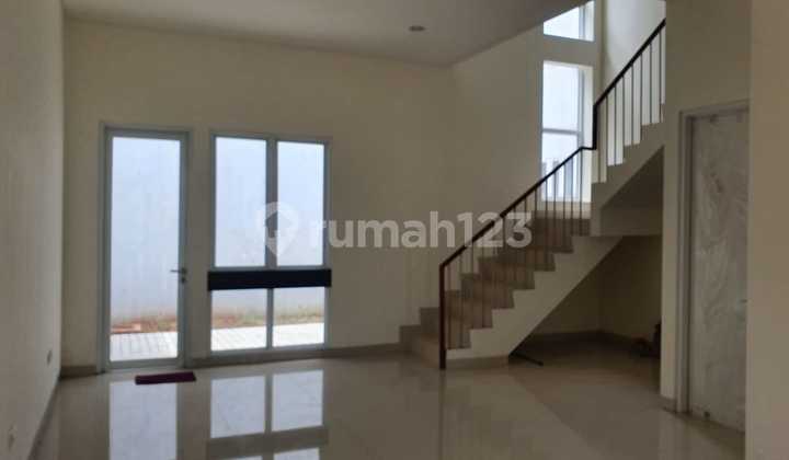 Rumah Strategis dengan luas 180 daerah Citra Grand CBD 2