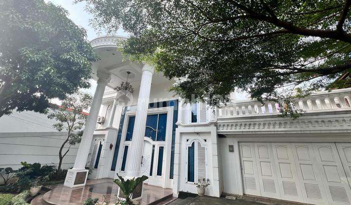 Rumah Mewah SHM dengan kolam renang Luas 3800 m² di Cibinong Rumah Mewah SHM dengan kolam renang Luas 3800 m² di Cibinong