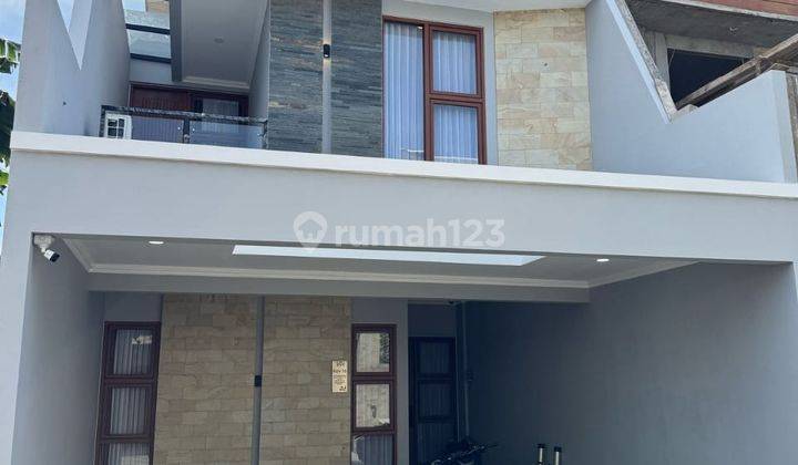 DI JUAL RUMAH FULL FURNISHED 2 LANTAI DEKAT MALIOBORO YOGYAKARTA SHM / PBG 1