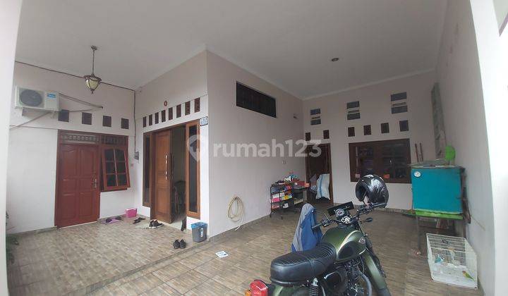 Rumah 2 Lantai SHM Sudah Renovasi Hook Utara Barat.di Komp TVRI Bekasi 2