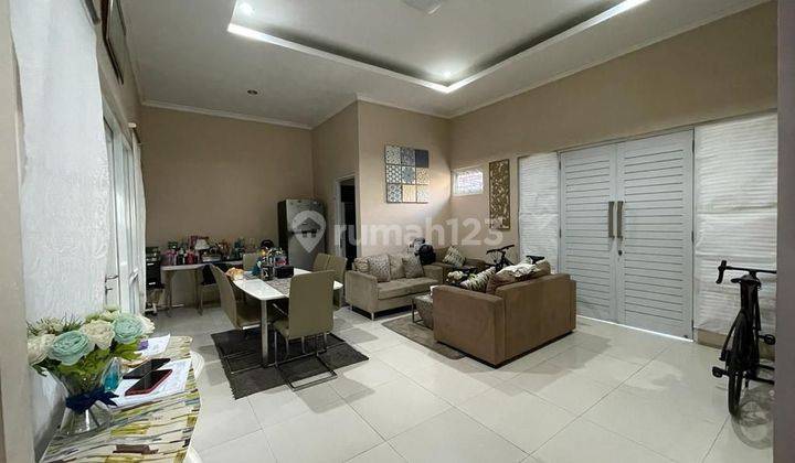 DIJUAL RUMAH MEWAH
POSISI HOOK 
Hanya 8 menit Stasiun LRT Jatibening 1