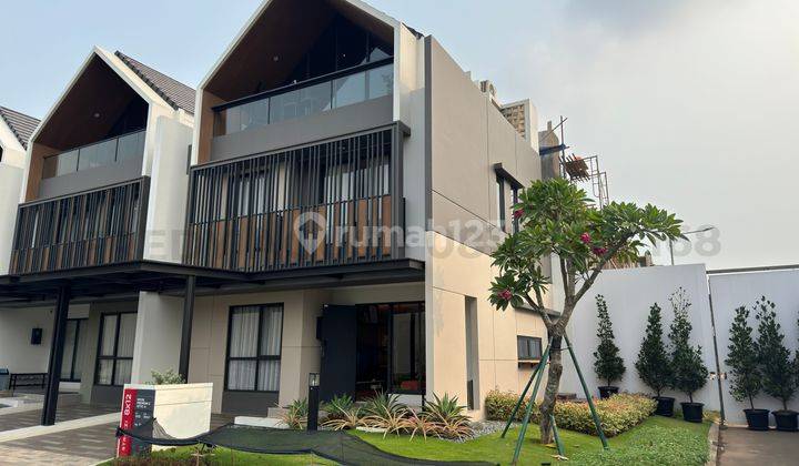 Rumah 3 Lantai dengan Attic luas dan smart home di Gading Serpong 2