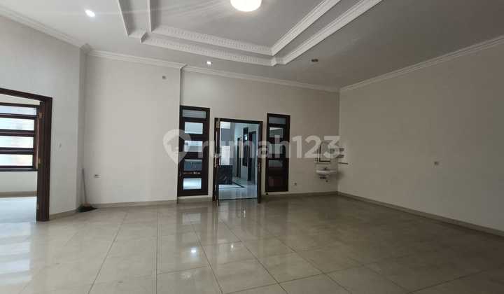 House in Singgasana Pradana Cluster 2