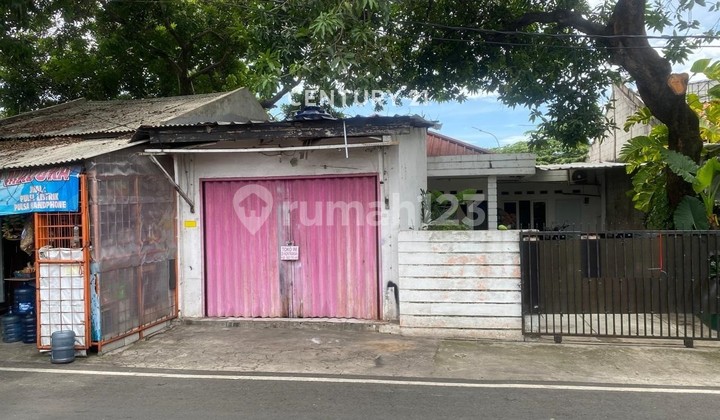 For Sale Strategic House Attractive Price in Pesanggrahan South Jakarta