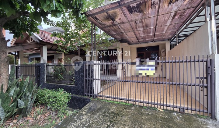 For Sale Nice Strategic House Attractive Price in Bintaro Sector 3