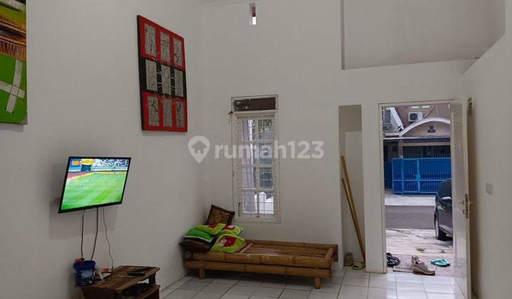 Rumah sewa tahunan Bagus di Cluster Venesia  1