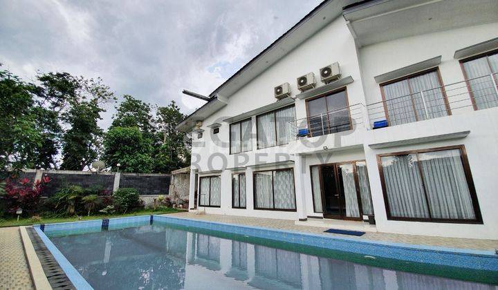 Rumah mininalis fasilitas kolam renang di sentul city  1