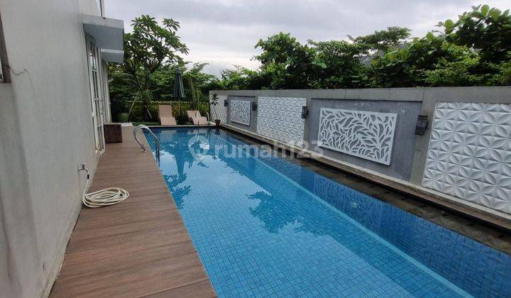 Rumah furnished mewah dan Kolam renang di cluster Sentul city 1