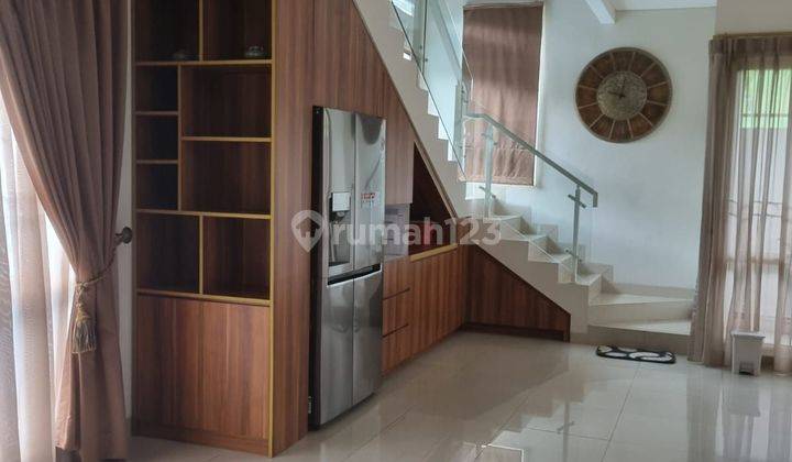 Rumah furnished mewah dan Kolam renang di cluster Sentul city 2