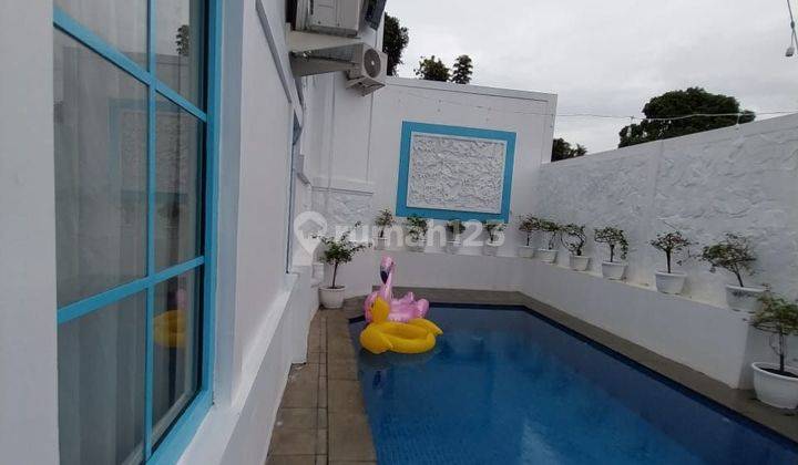 Rumah sewa harian plus kolam renang di  Sentul City  1