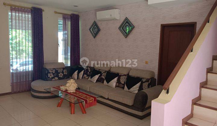 Disewakan rumah  Taman dan Fully furnished di Sentul City  2