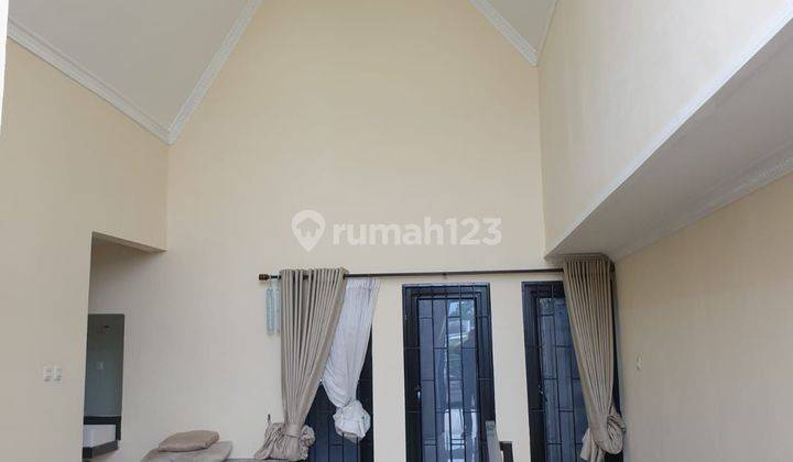 Disewakan  Rumah 4 Lantai Furnished Siap Huni Di Sentul City 2