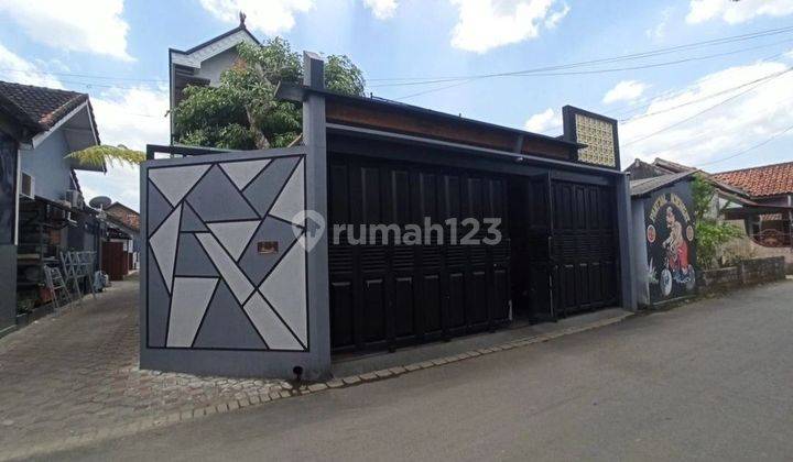 Rumah Mewah Di Tepi Jalan, Dekat Banyak Fasilitas Umum 1