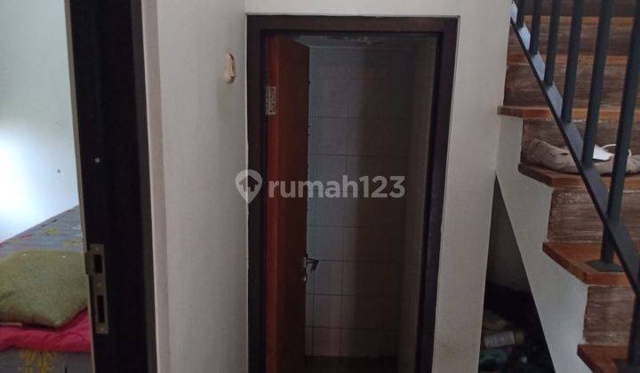 kamar mandi rumah di kompleks griya torina