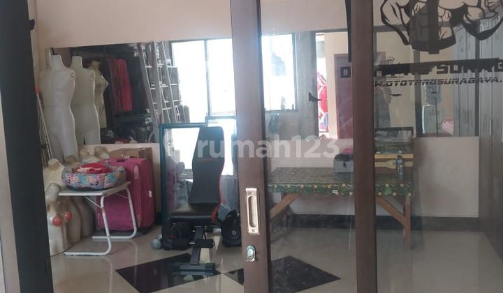 Minimalist House at Simpang Darmo Permai South, Wide Street Row [62] 2