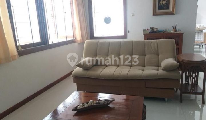 Ready-to-Occupy 2-Story House, Graha Family, Main Road, Block B, Surabaya [40] 2