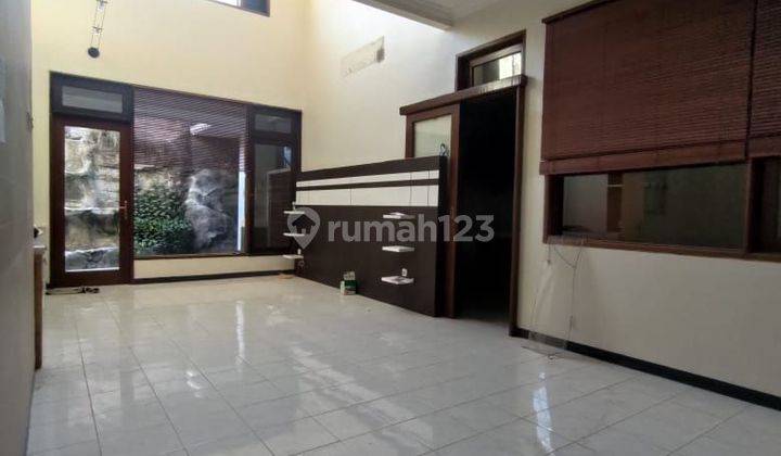 Disewakan Rumah 2 Lantai Graha Family Blok R Dkt Pakuwon,bdg[421] 2