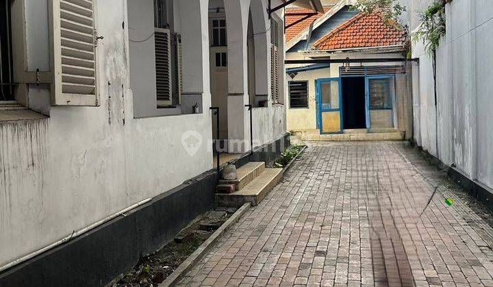 Rumah Hitung Tanah Jalan Biliton Pusat Kota Surabaya Ramai [442] 2