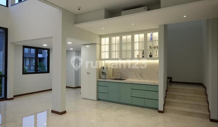 For Rent Luxury House Lakewood 4+1 BR, East Ciputat, South Tangerang, 007