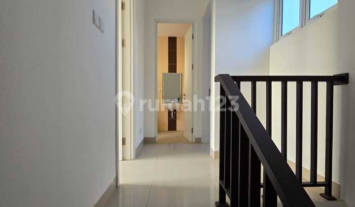 Disewakan Rumah 2 Lantai Dengan Lingkungan Aman Dan Nyaman Serta Dengan Letak Yang Strategis Dicluster Yarra. 028 Disewakan Rumah 2 Lantai Dengan Lingkungan Aman Dan Nyaman Serta Dengan Letak Yang Strategis Dicluster Yarra. 028