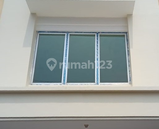 Disewakan Ruko Aralia 5 X 18 dengan Lokasi yang Strategis, Harapan Indah, Bekasi, 030 Disewakan Ruko Aralia 5 X 18 dengan Lokasi yang Strategis, Harapan Indah, Bekasi, 030