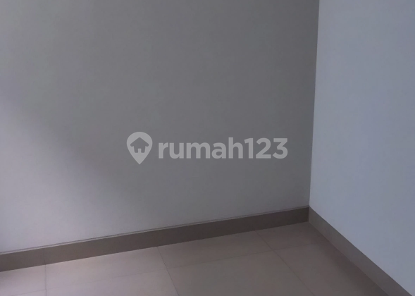 Sewa Murah Rumah 2 Lantai Lebar 5 Cluster Regia, Summarecon Crown Gading, Bekasi, 018 2