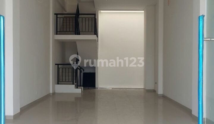 For Sale: Avenue 3-Story Shop House in Jakarta Garden City, Prime Location Facing Main Road, Cakung, East Jakarta, 004 For Sale: Avenue 3-Story Shop House in Jakarta Garden City, Prime Location Facing Main Road, Cakung, East Jakarta, 004