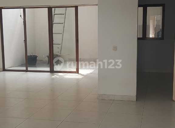 Disewakan Rumah Modern Siap Huni Cluster Zebrina, Cakung, Jakarta Timur, 006 2