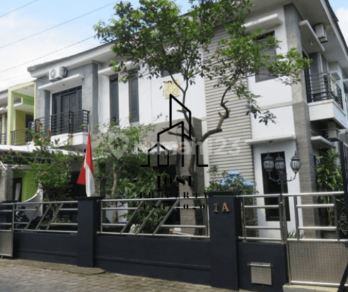 Rumah Bagus di Gentan, Solo 1