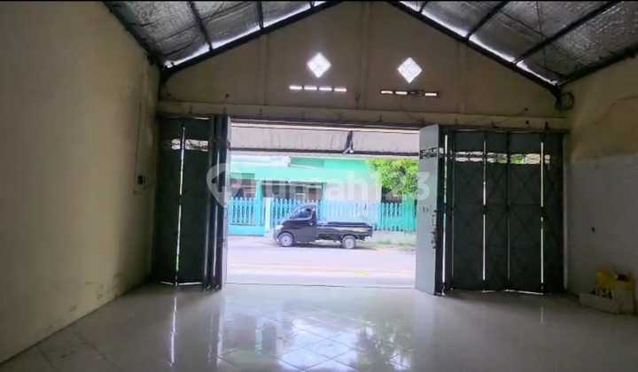 Roadside Rental House Suitable for Distribution Warehouse