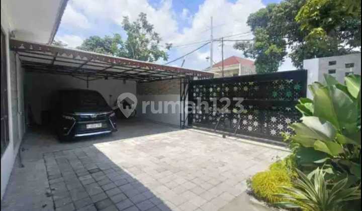 Rumah Mewah Furnish Belakang Hotel Alila Solo